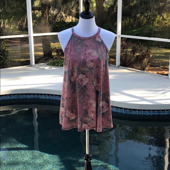 💗LAST ONE MEDIUM 🌹Rose floral print halter top. - Picture 4 of 7